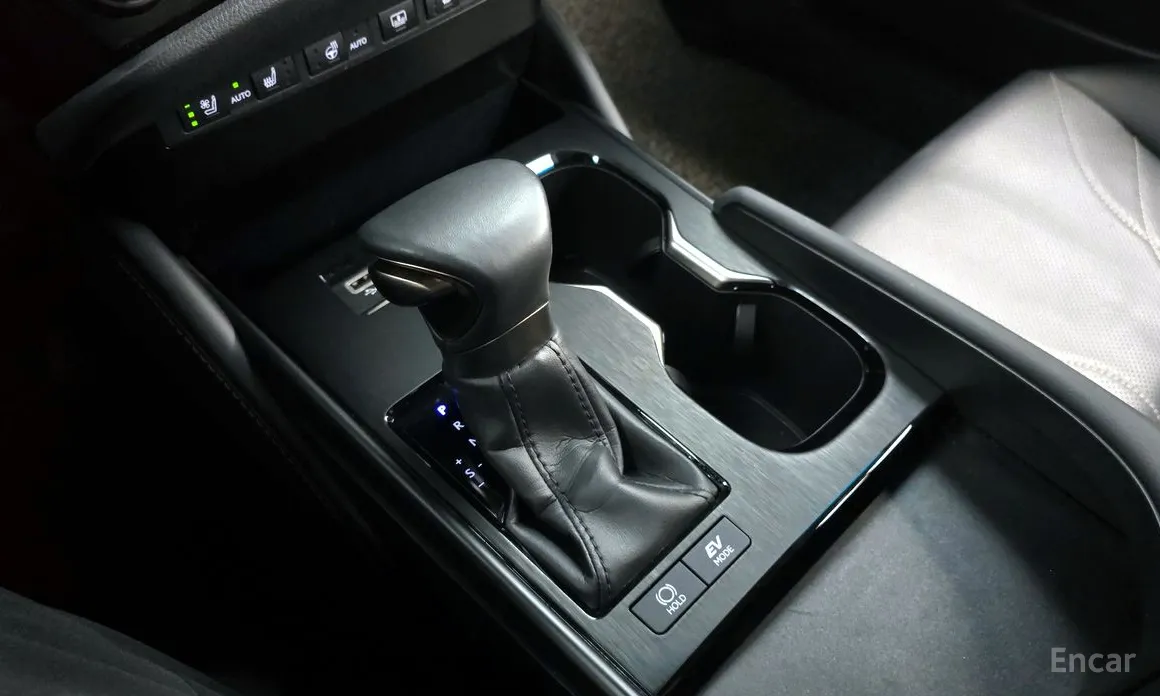 Фото 9 - Lexus ES