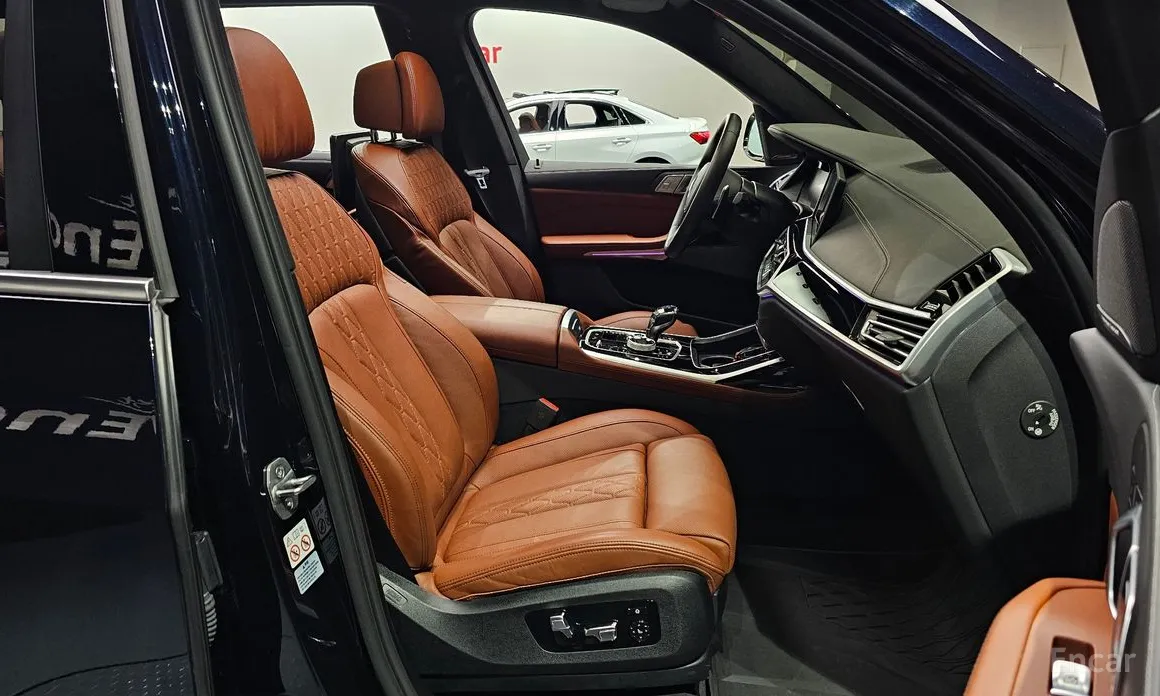 Фото 10 - BMW X7