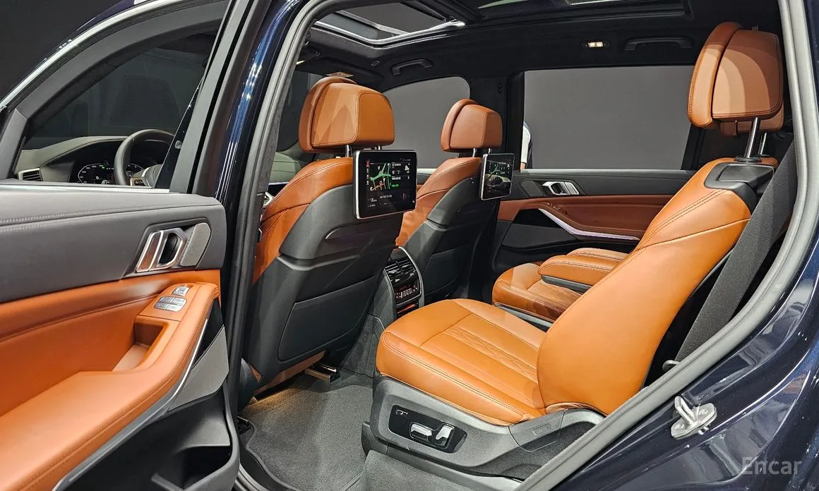 Фото 12 - BMW X7