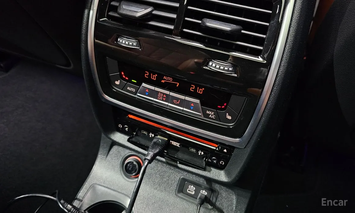 Фото 18 - BMW X7