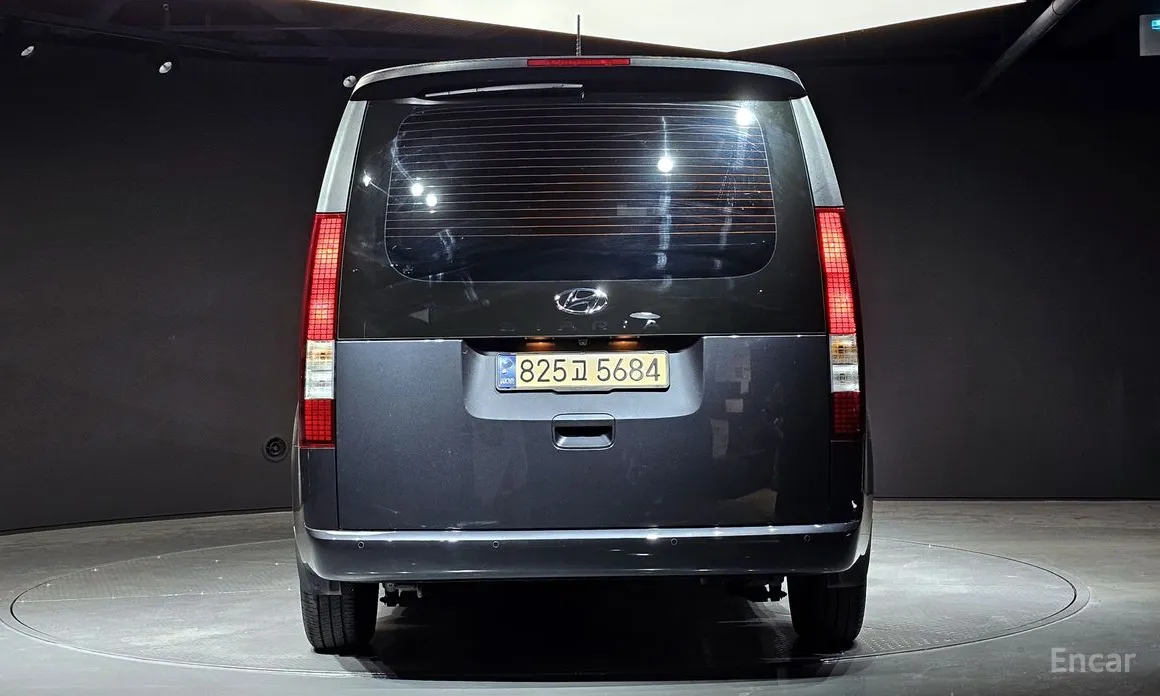 Фото 4 - Hyundai Staria