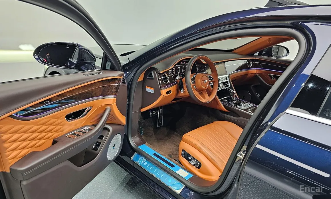 Фото 10 - Bentley Flying Spur