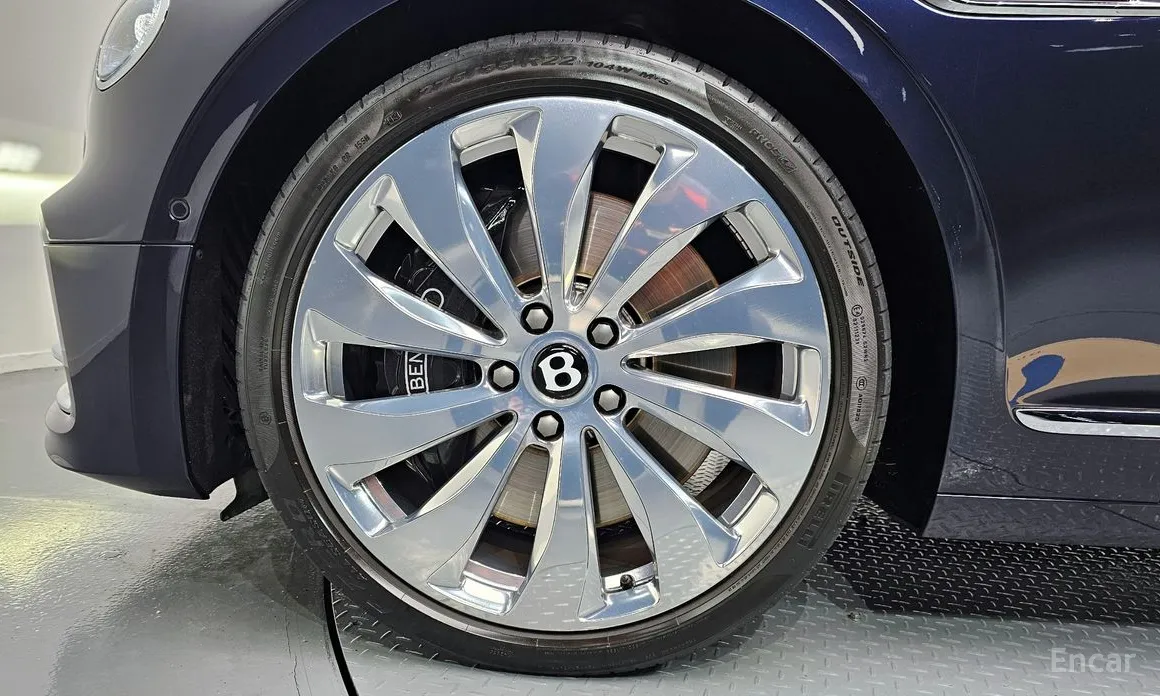 Фото 5 - Bentley Flying Spur