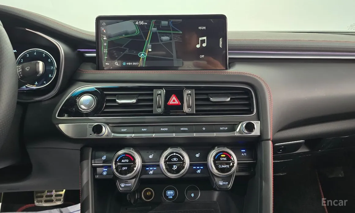 Фото 14 - Genesis G70