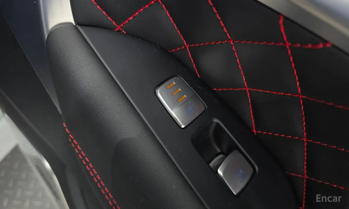 Фото 18 - Genesis G70