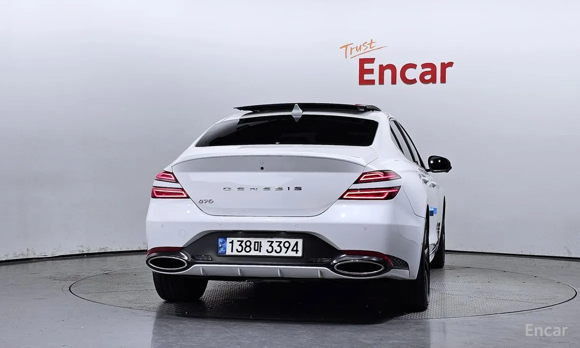 Фото 4 - Genesis G70