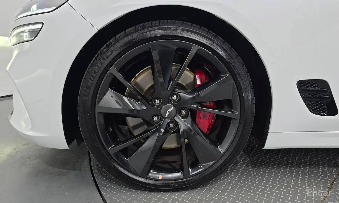 Фото 5 - Genesis G70