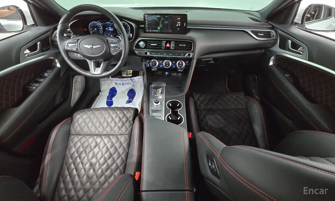 Фото 7 - Genesis G70