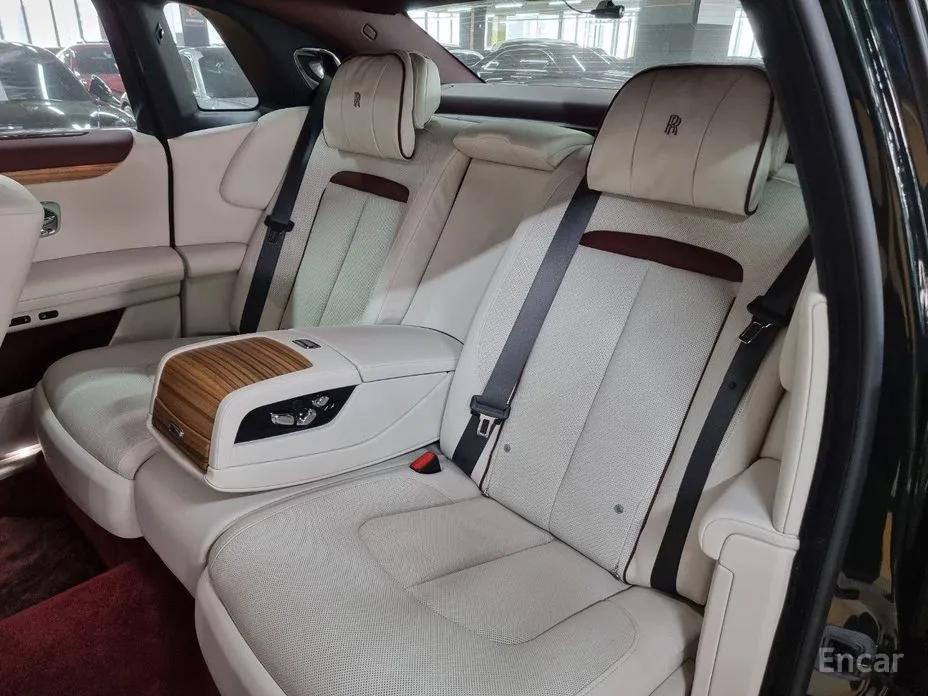 Фото 12 - Rolls-Royce Ghost