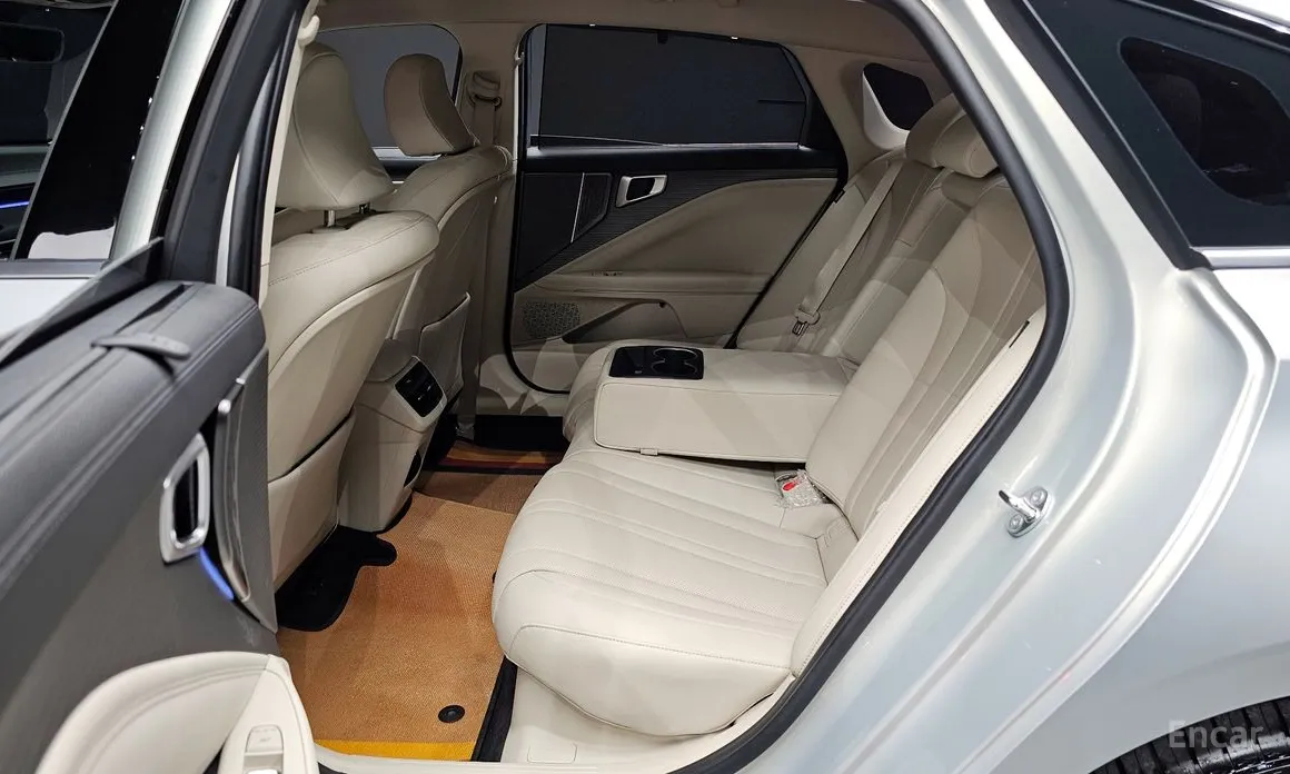 Фото 12 - Kia K8