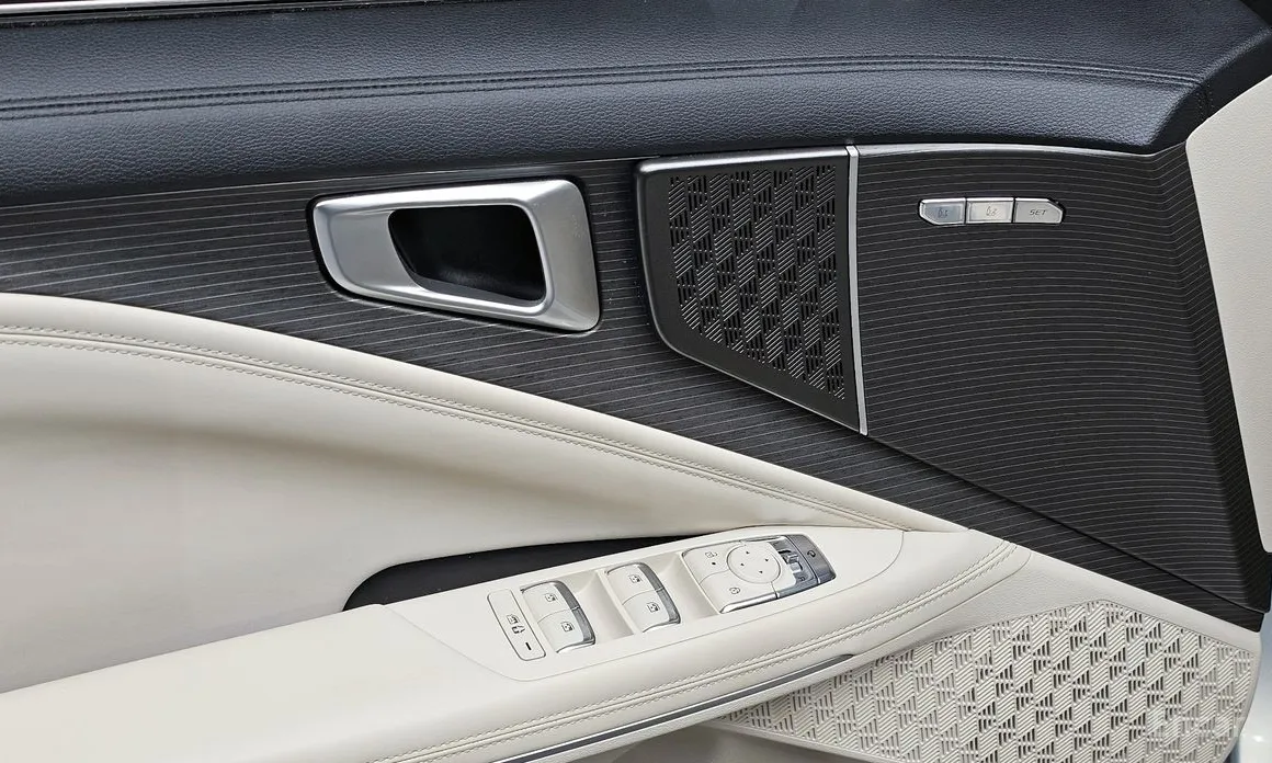 Фото 19 - Kia K8