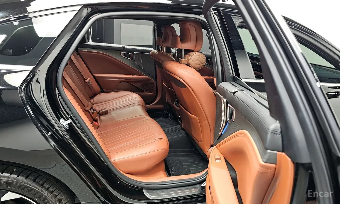 Фото 12 - Kia K8