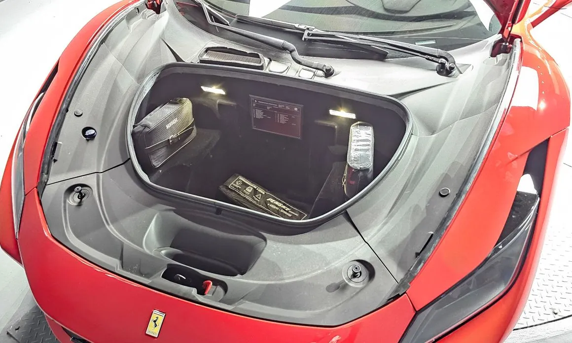 Фото 20 - Ferrari F8