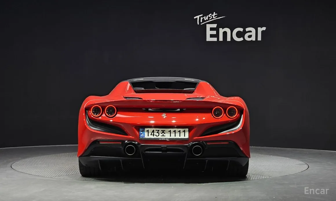 Фото 4 - Ferrari F8