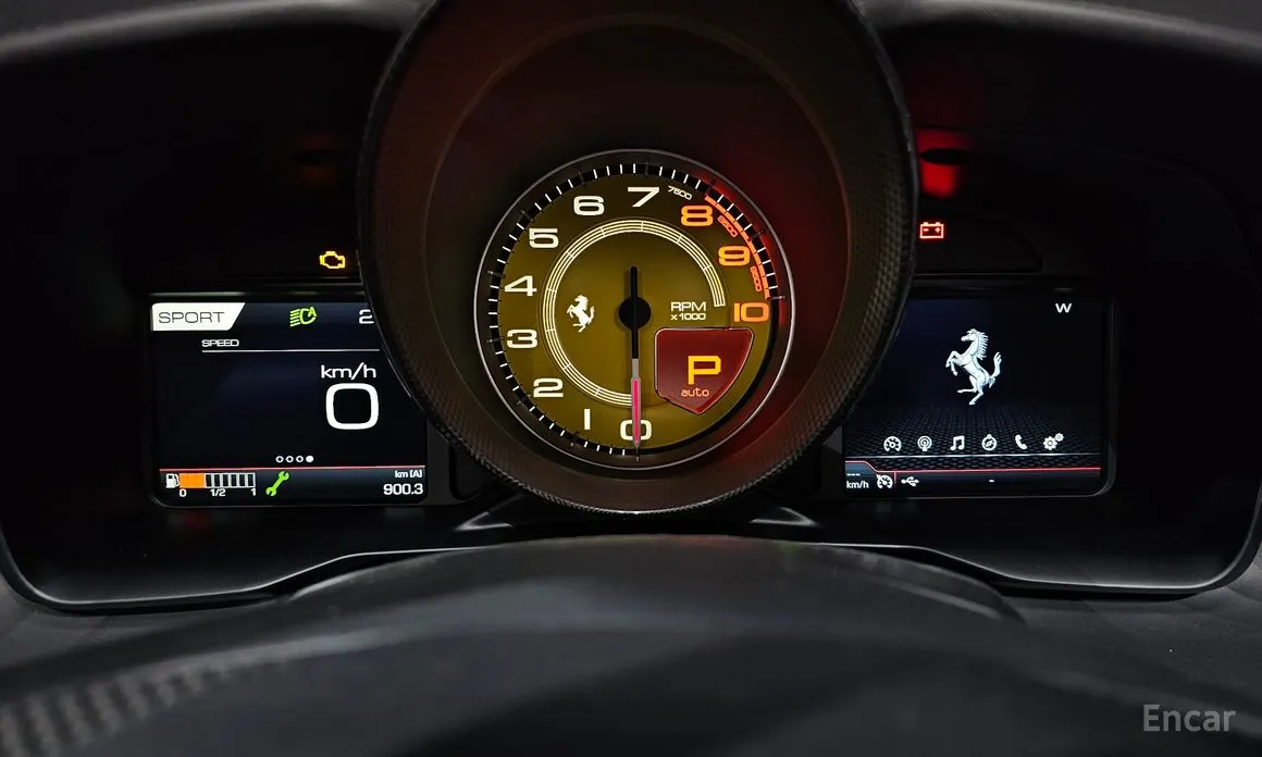 Фото 8 - Ferrari F8