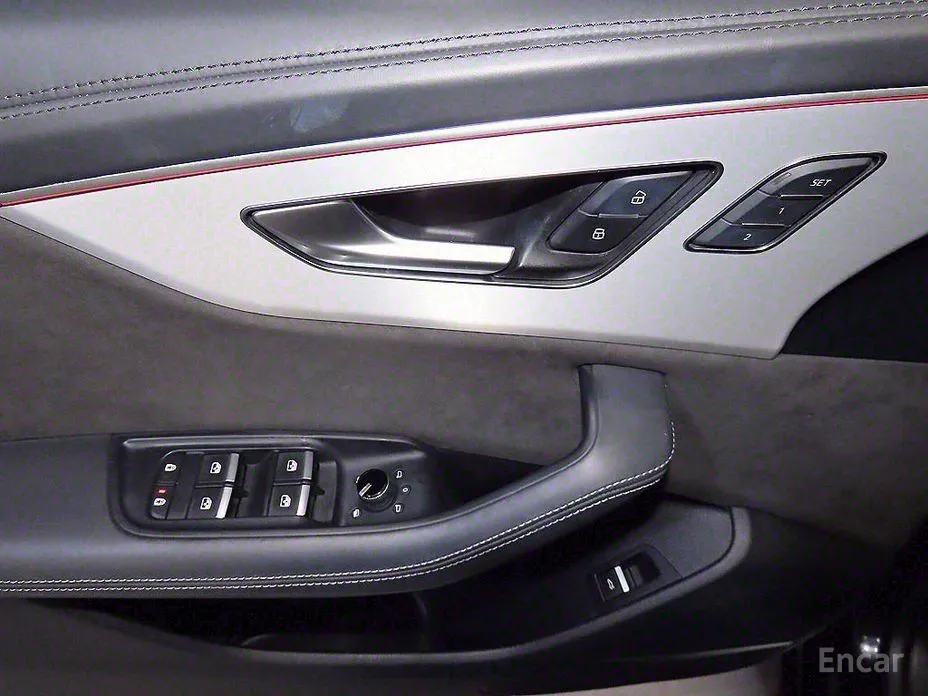 Фото 13 - Audi Q8