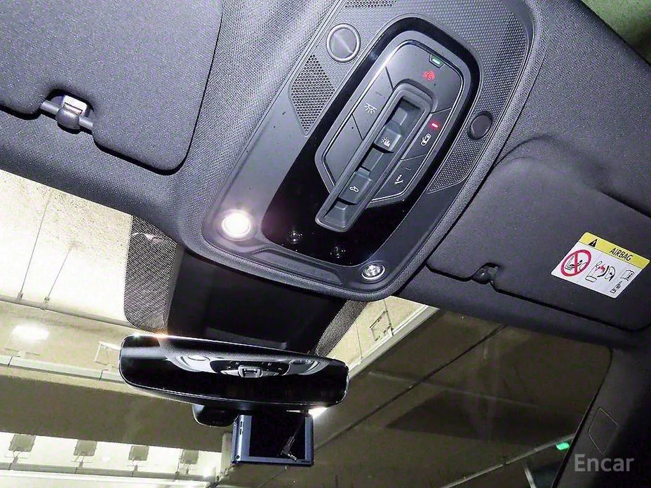 Фото 14 - Audi Q8