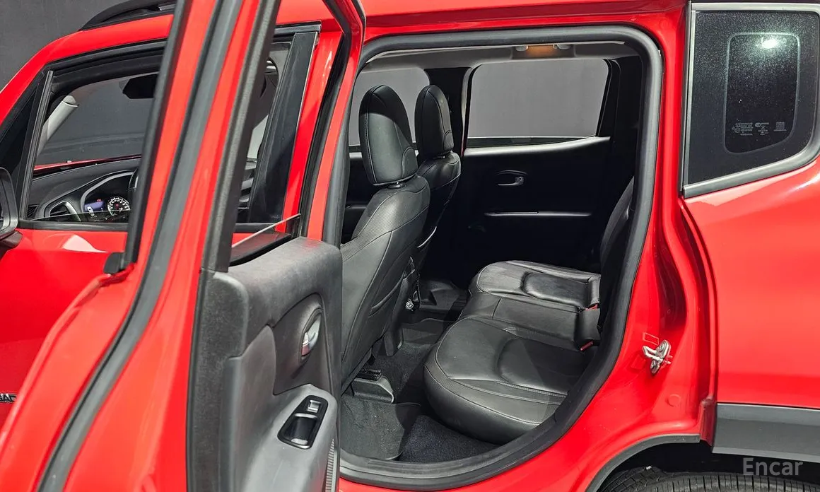 Фото 12 - Jeep Renegade