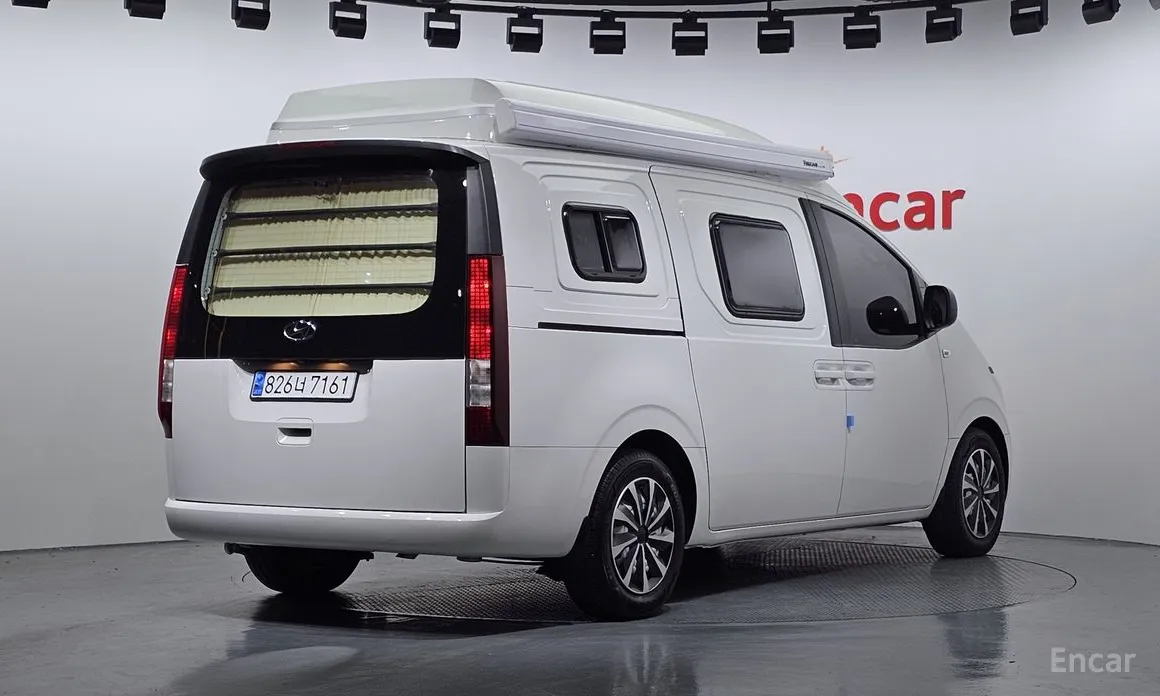 Фото 2 - Hyundai Staria