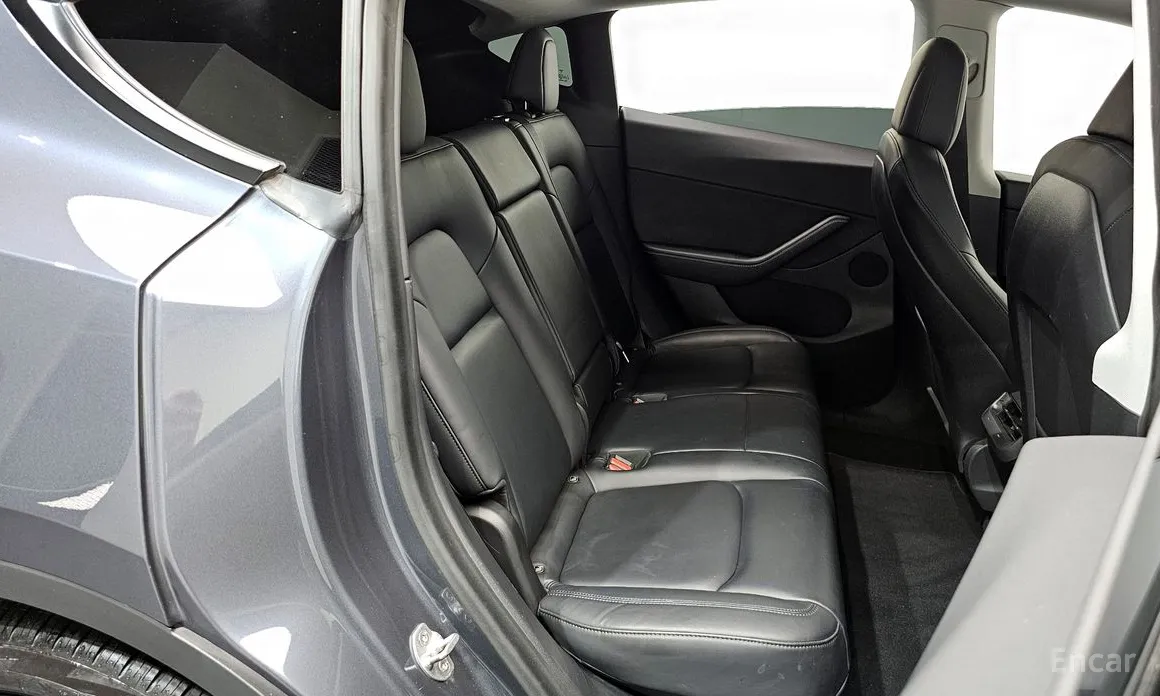 Фото 10 - Tesla Model Y