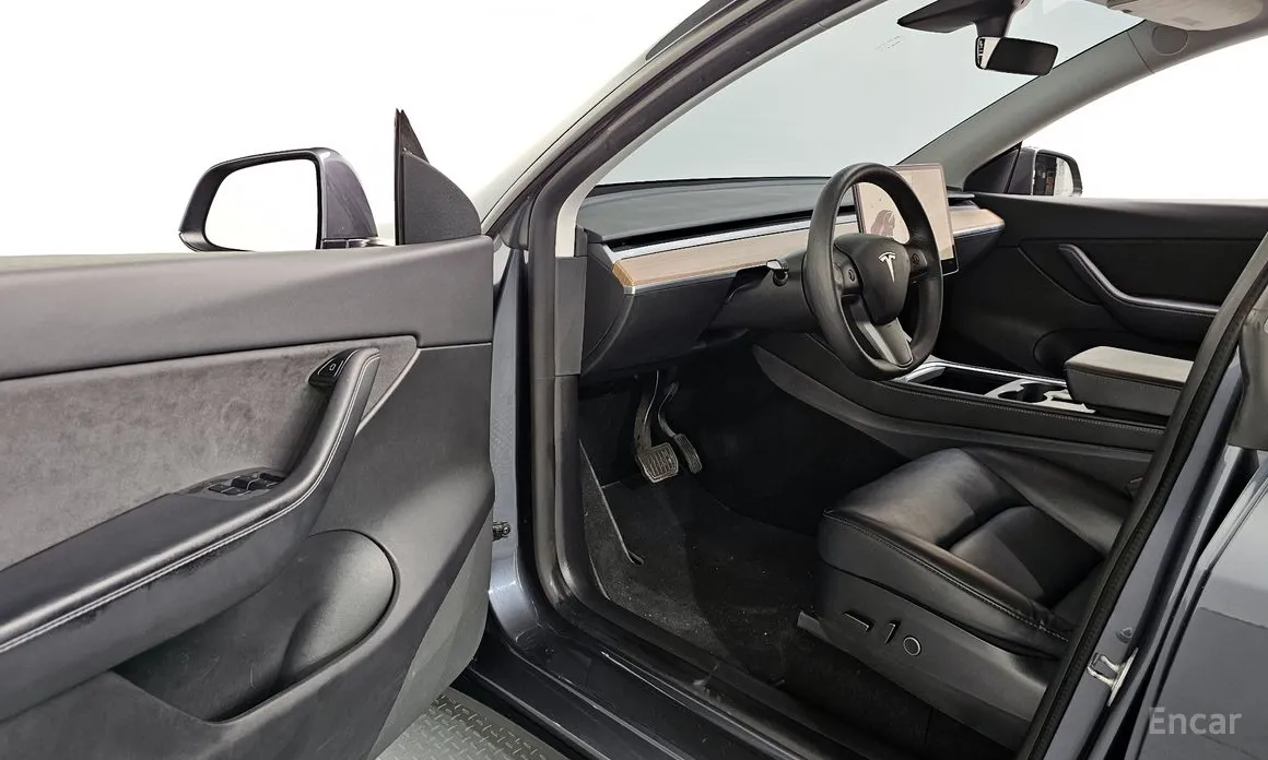 Фото 12 - Tesla Model Y