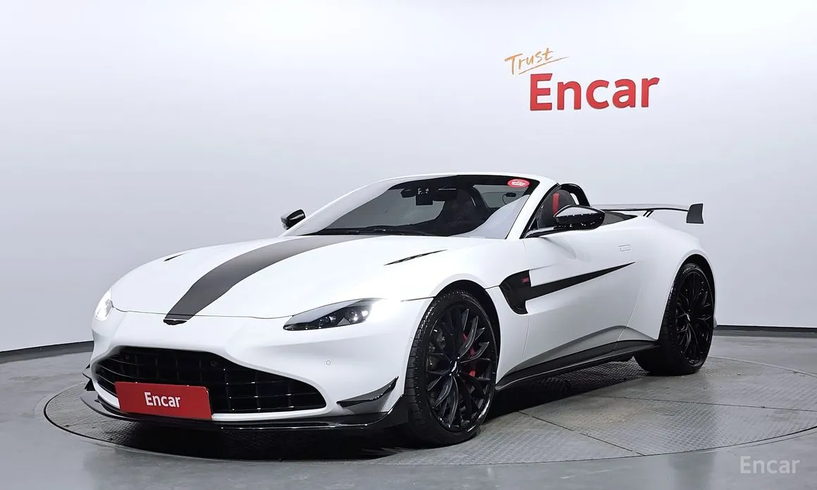 Фото 1 - Aston Martin Vantage