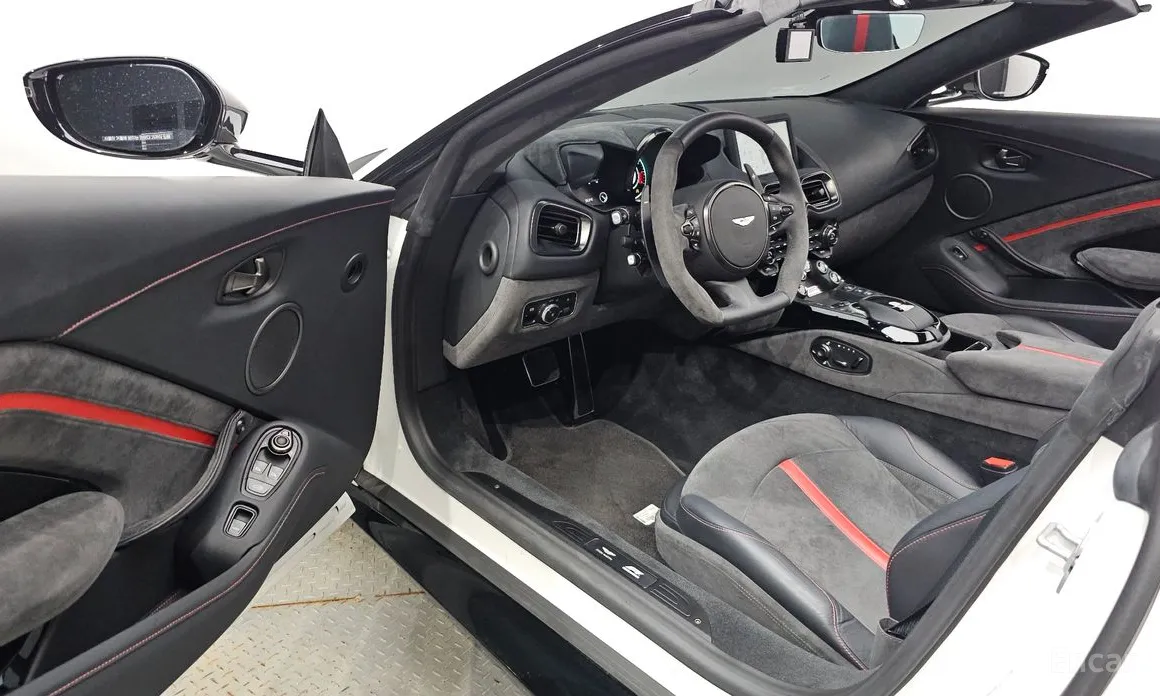 Фото 10 - Aston Martin Vantage