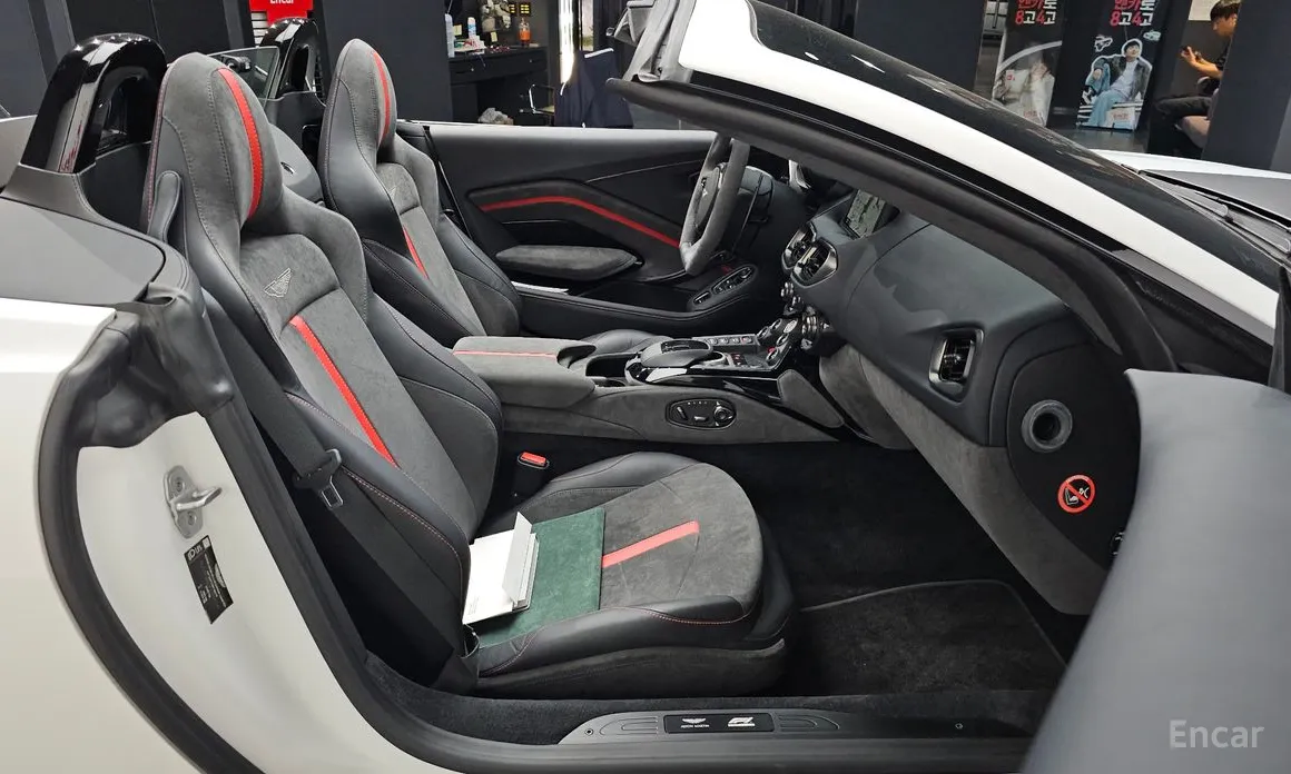 Фото 11 - Aston Martin Vantage