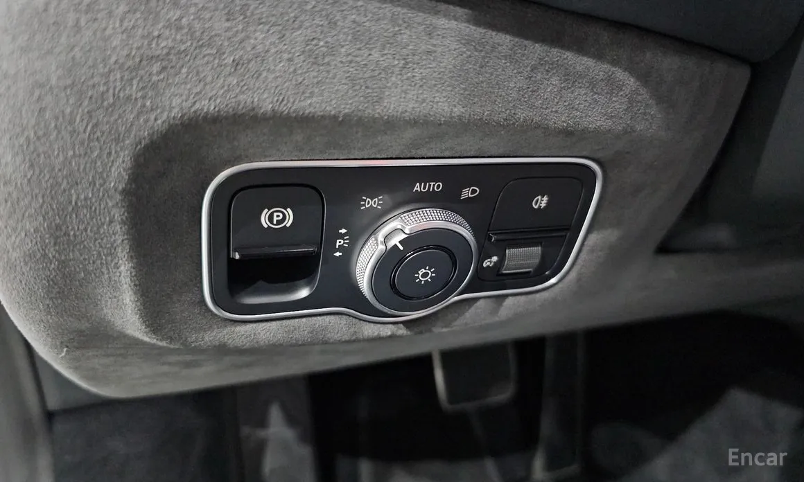 Фото 13 - Aston Martin Vantage