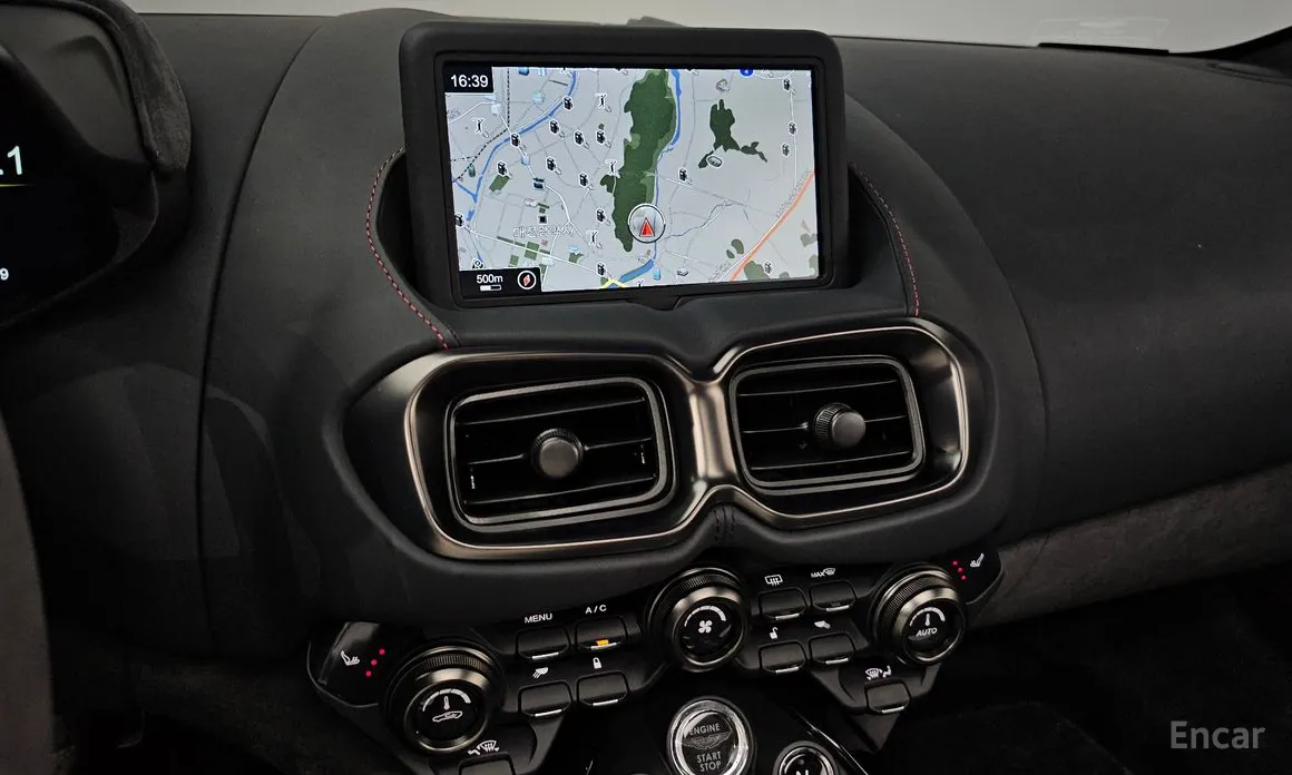 Фото 16 - Aston Martin Vantage