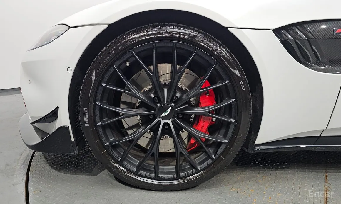 Фото 5 - Aston Martin Vantage