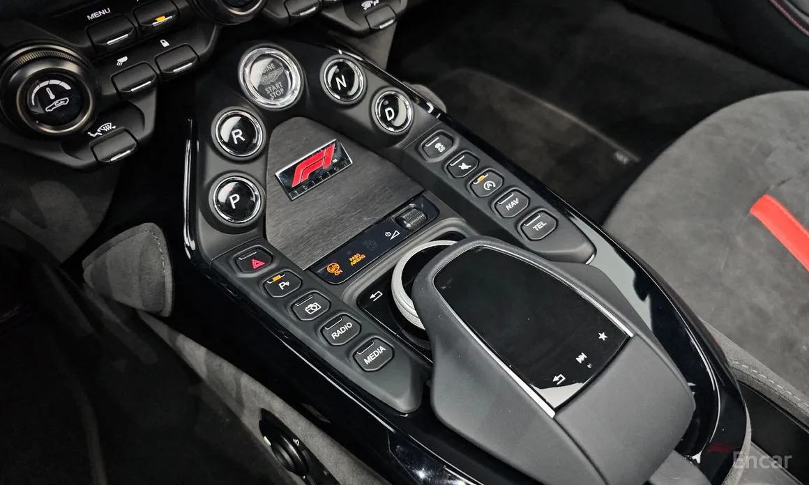 Фото 9 - Aston Martin Vantage