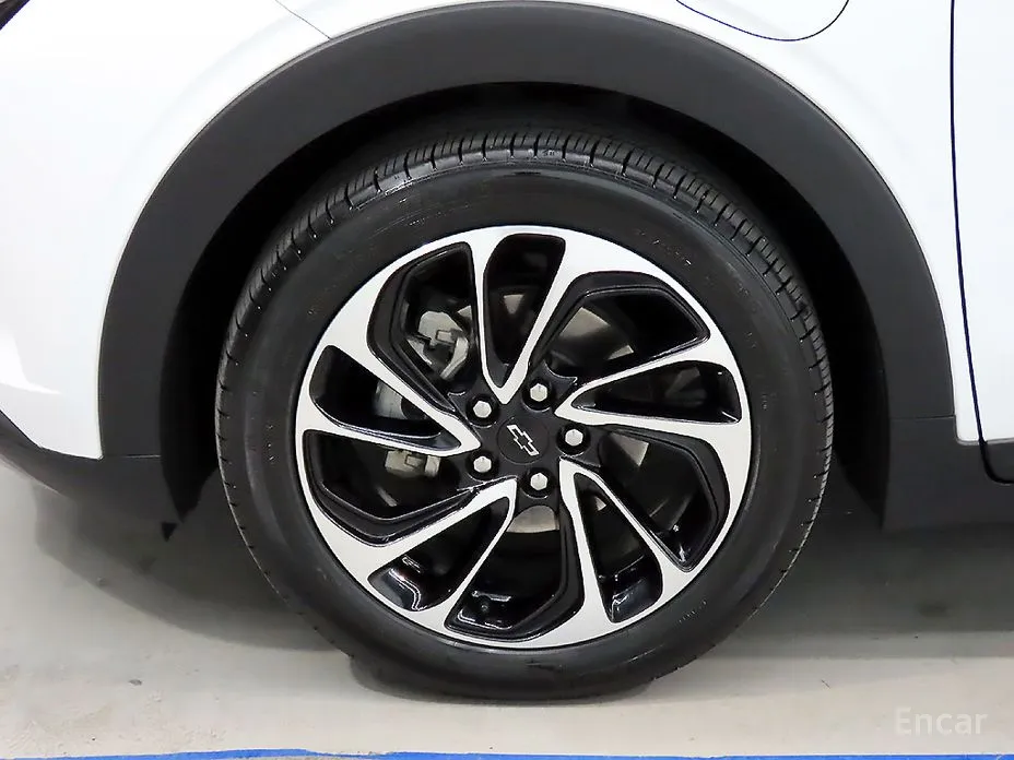 Фото 20 - Chevrolet Bolt EUV