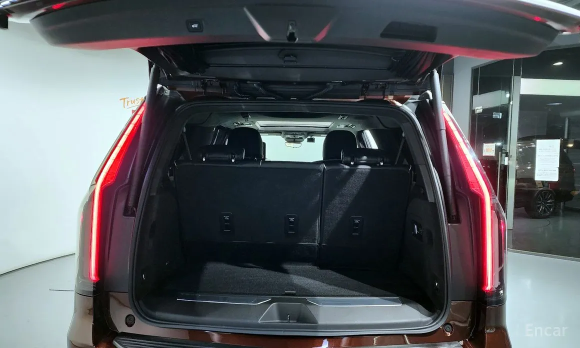 Фото 20 - Cadillac Escalade