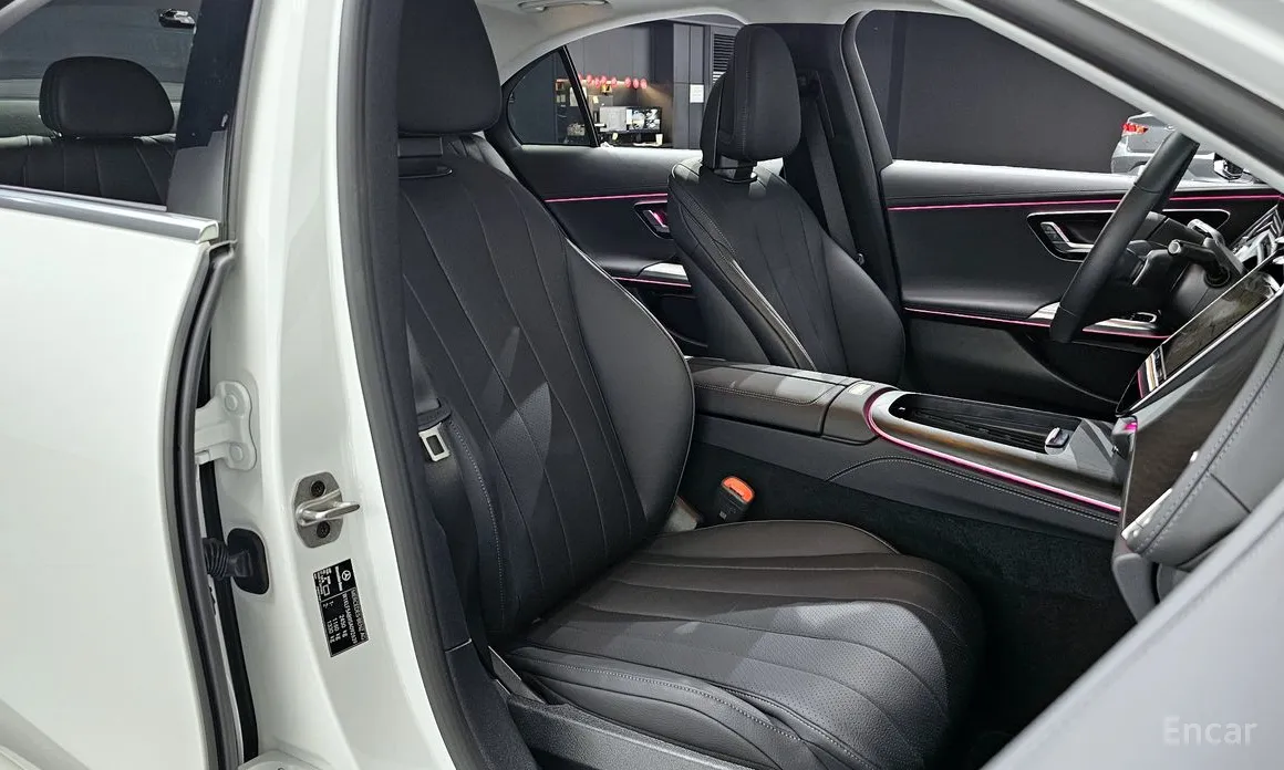 Фото 10 - Mercedes-Benz E-Class