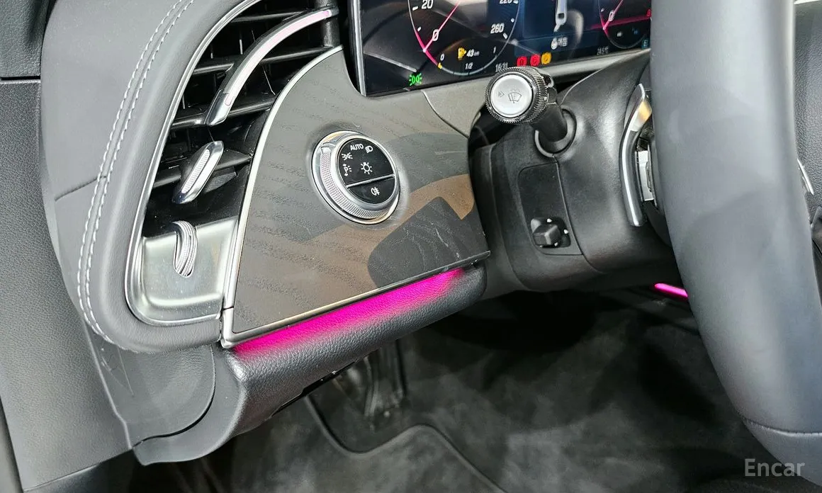 Фото 15 - Mercedes-Benz E-Class