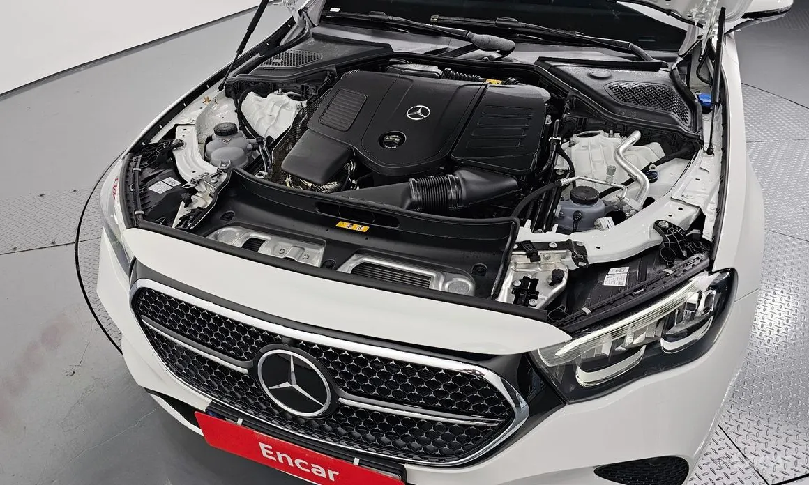 Фото 6 - Mercedes-Benz E-Class