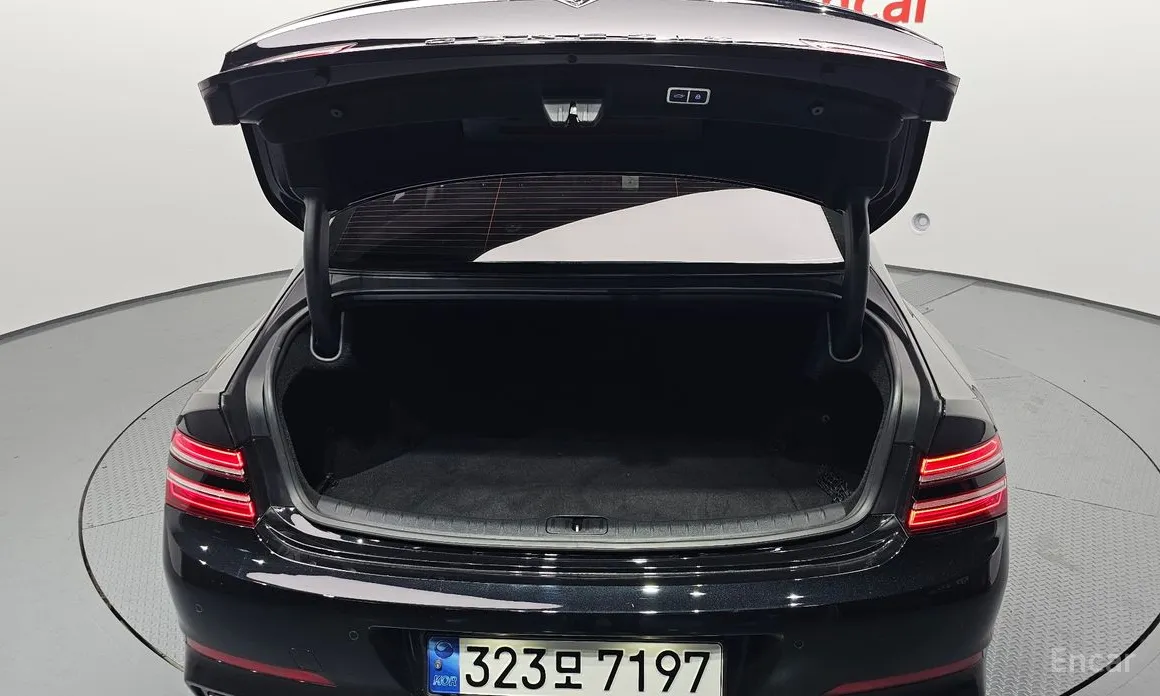 Фото 20 - Genesis G80