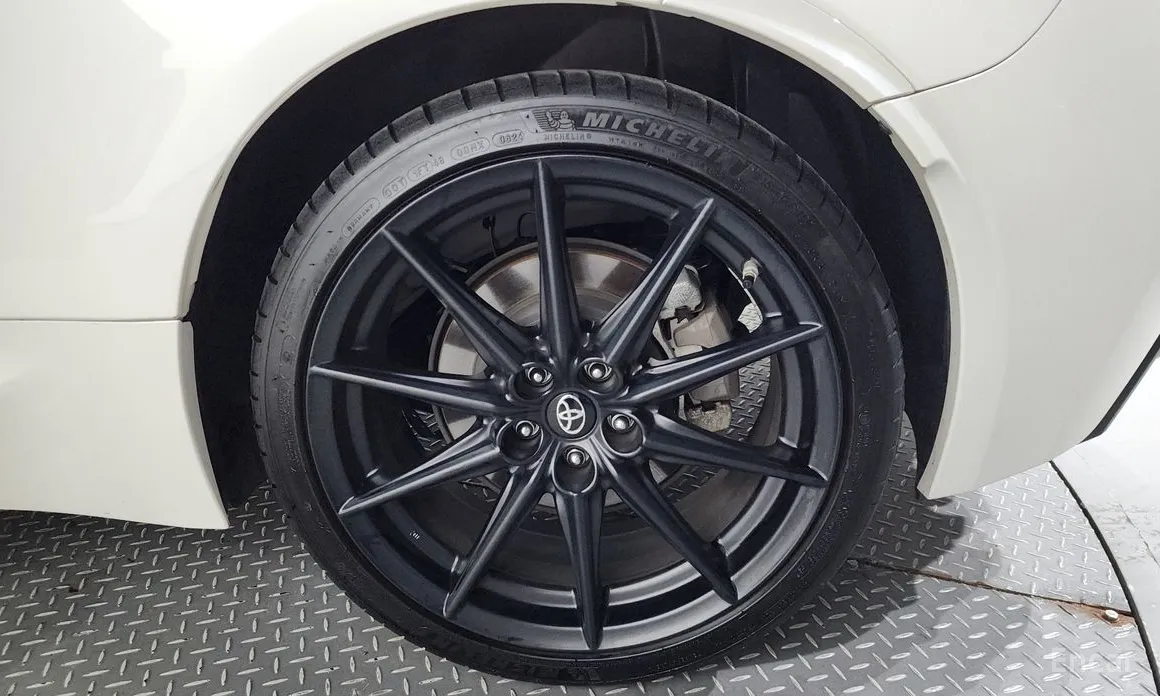 Фото 5 - Toyota 86