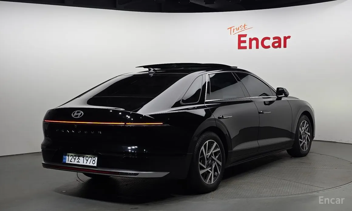 Фото 2 - Hyundai Grandeur