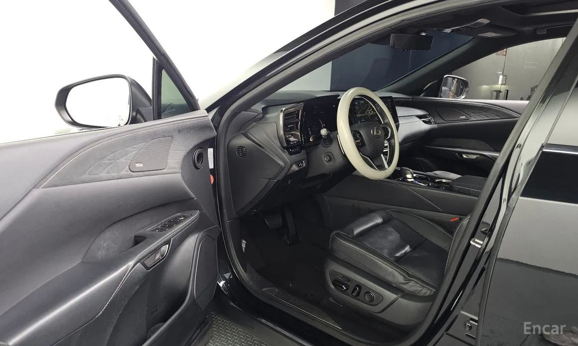 Фото 10 - Lexus RX