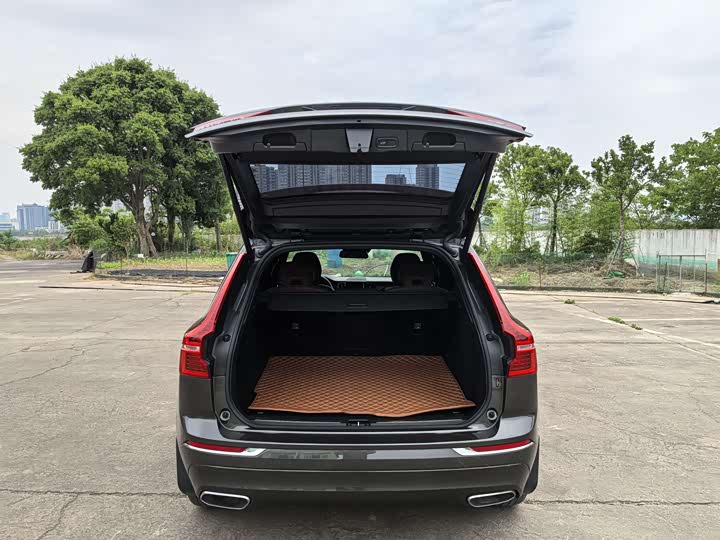 Фото 10 - Volvo XC60