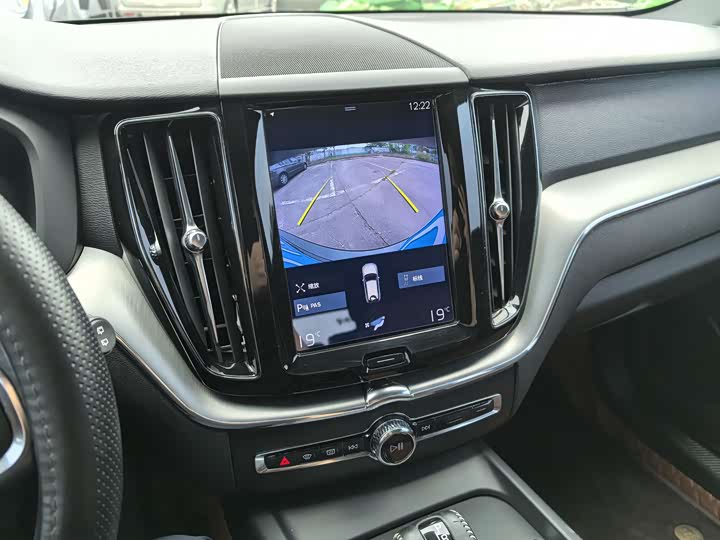 Фото 12 - Volvo XC60