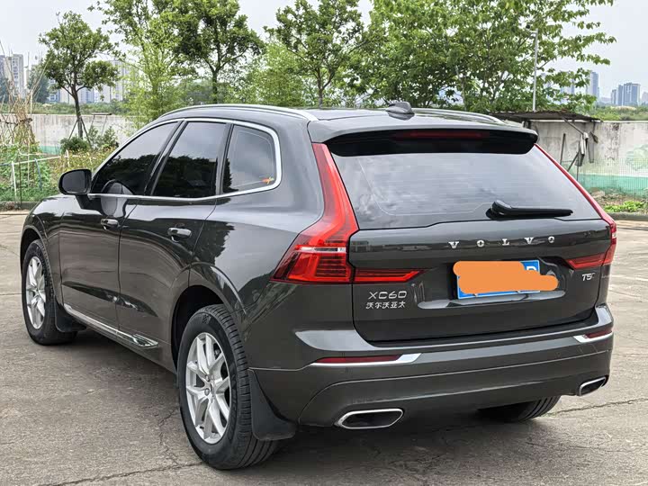Фото 13 - Volvo XC60