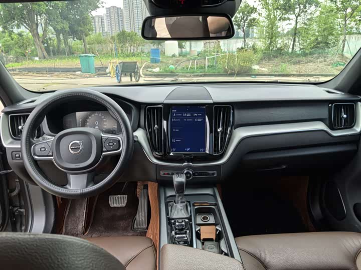 Фото 6 - Volvo XC60