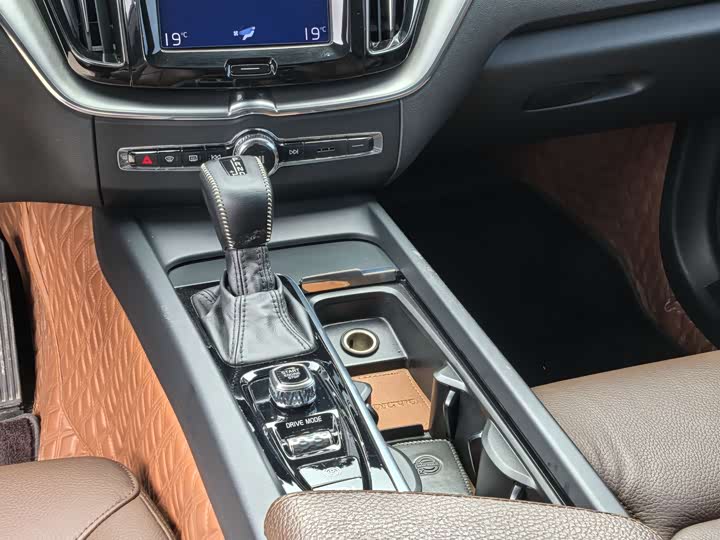 Фото 7 - Volvo XC60