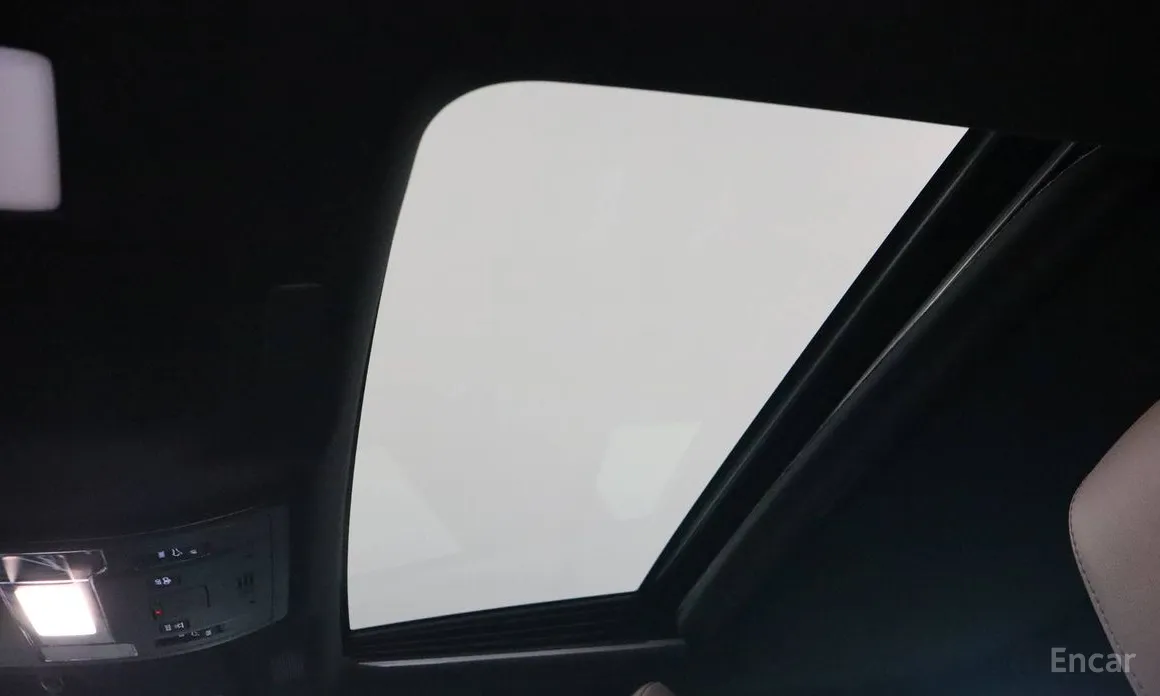 Фото 12 - Lexus ES