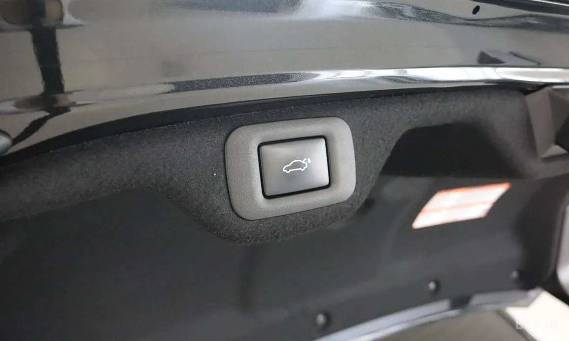 Фото 15 - Lexus ES