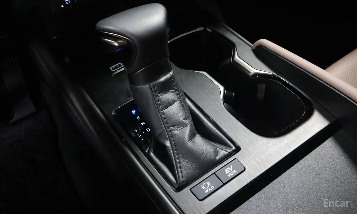 Фото 6 - Lexus ES