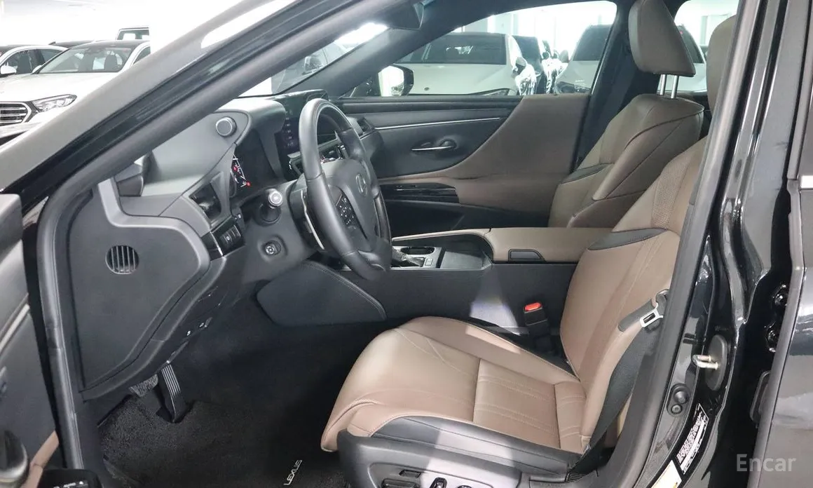 Фото 7 - Lexus ES